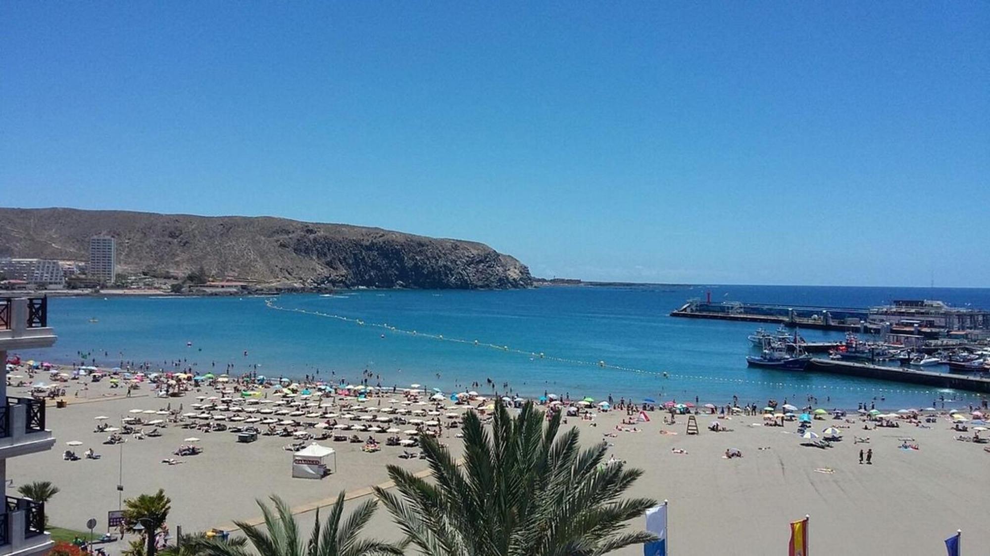 Few Steps From The Beach Hostel In Los Cristianos Arona  Dış mekan fotoğraf